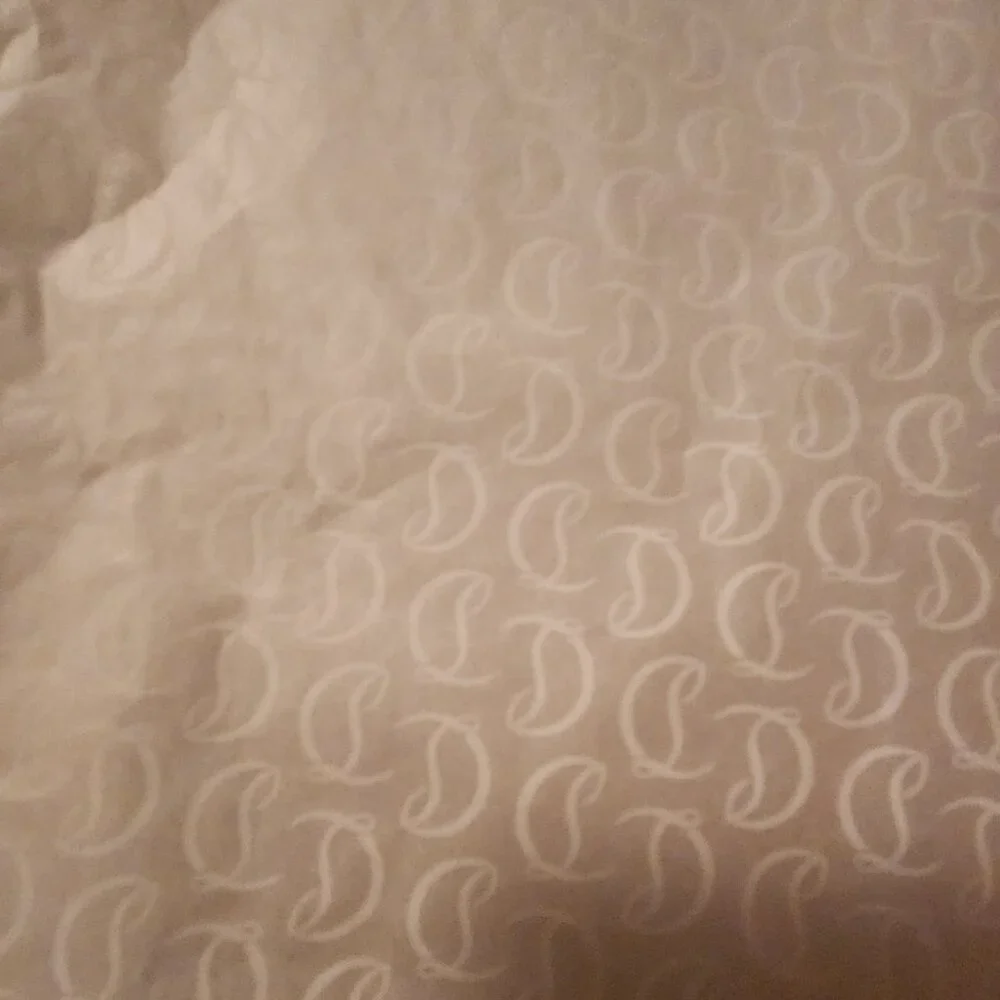 Christian Louboutin box and wrapping paper - Picture 2 of 3